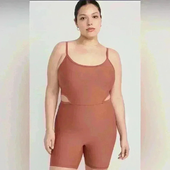 Old navy cut our waist power soft bodysuit with 6inch inseam NWT Sz. 2x Athletic - Picture 1 of 7